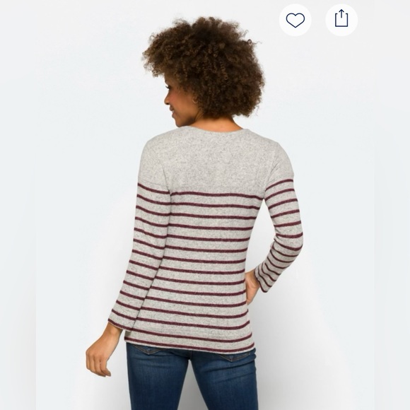 Market and Spruce Gloria Long Sleeve Hacci Button Detail Top - Picture 6 of 12